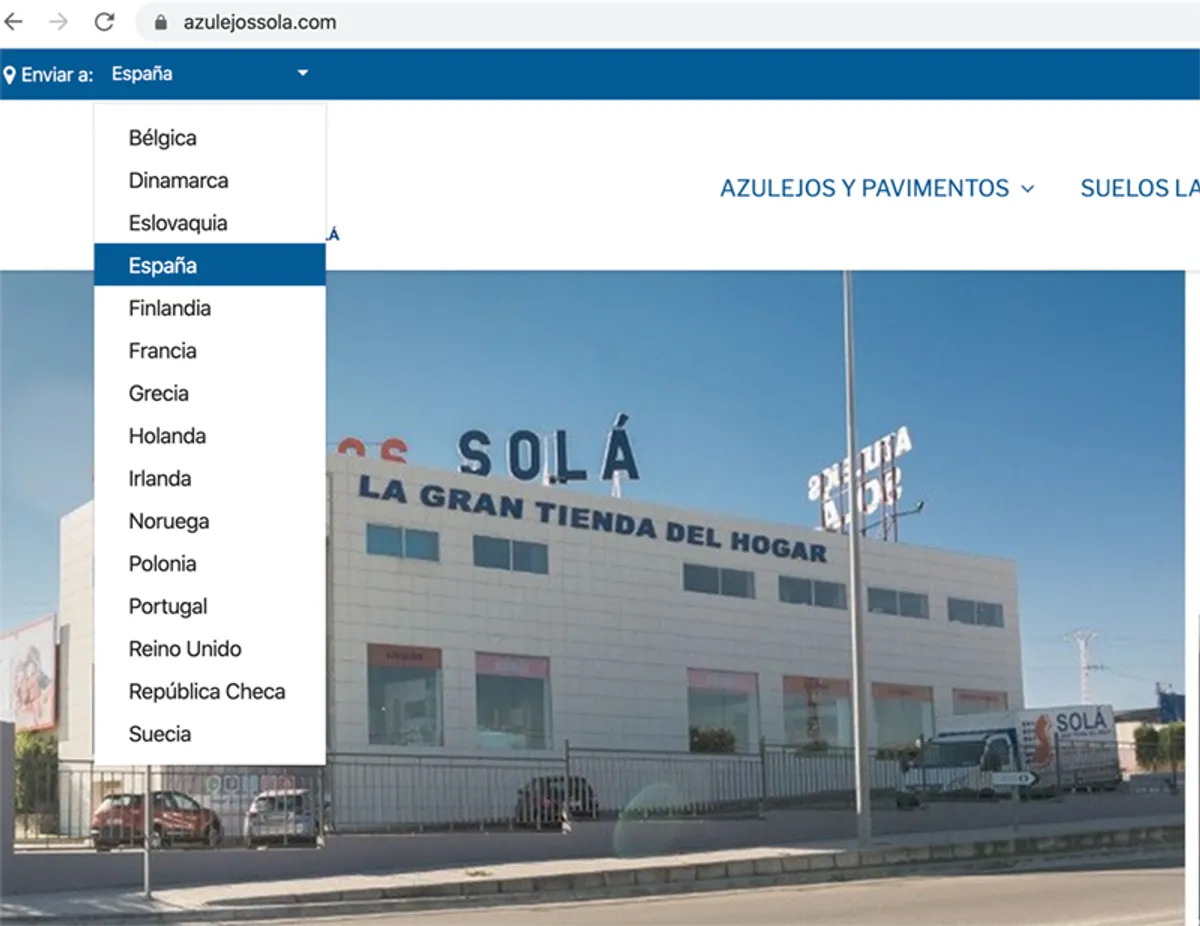 Tienda online de Azulejos Solá con el selector de país de envío desplegado, mostrando varios países europeos